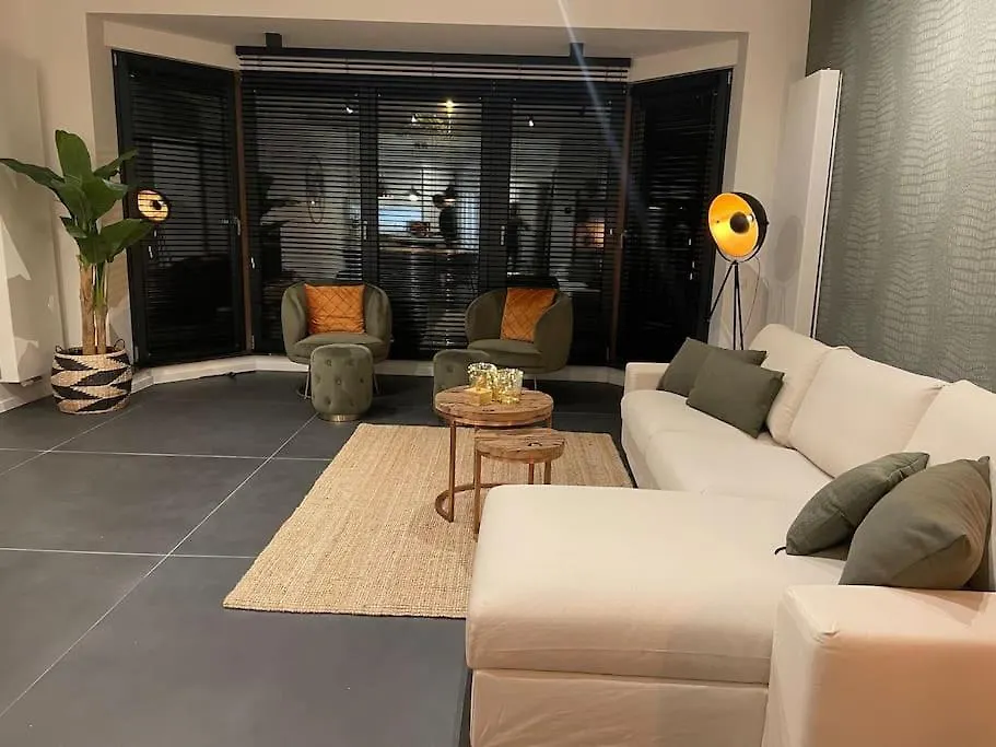 Ostend Chic, Luxe Loftstijl In Oostende 아파트